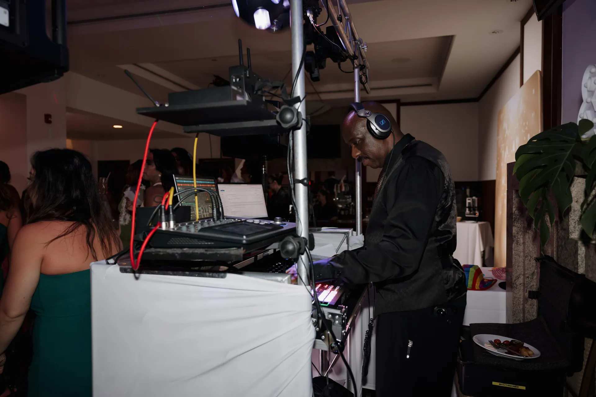 DJ D-LYTE photo 8